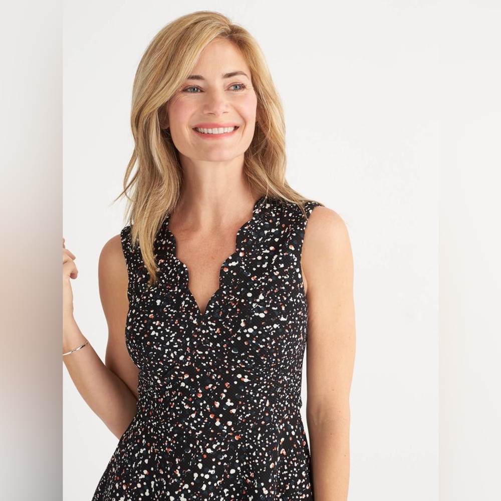 Women's Black Speckled Fit And Flare Scalloped V-neck Dress